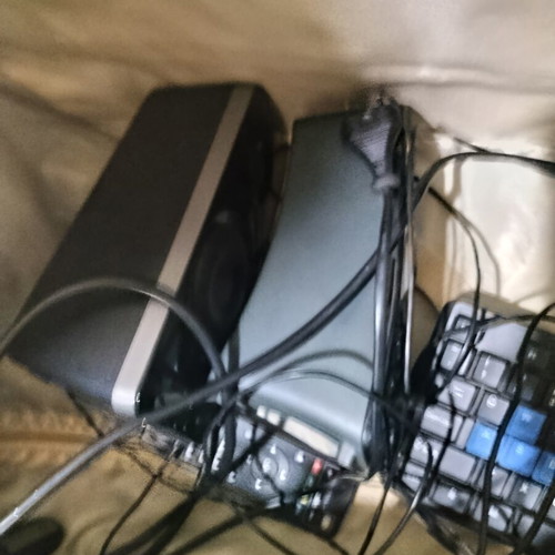 Vendo desktop computer with camera, 4 speakers and woofer