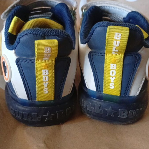 Bull Boys No30 athletic shoes used, light-up dinosaur eye