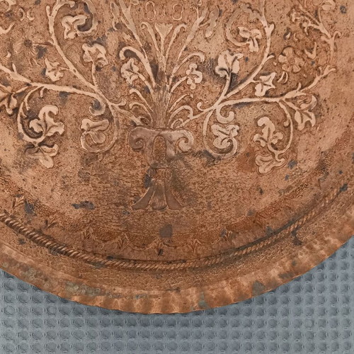 Copper tray like new with decorative design, 37 cm diameter