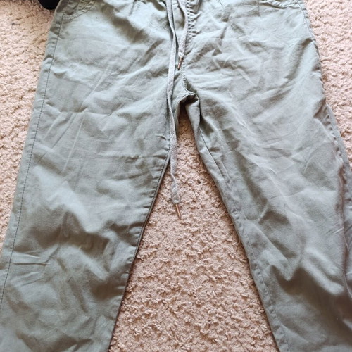 Men's jeans large like new, slim fit, green