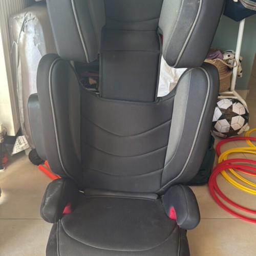 Seatback Joie used, slight stain on hand holder