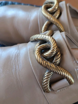 Zara leather sabots beige size 41 like new with iron rings