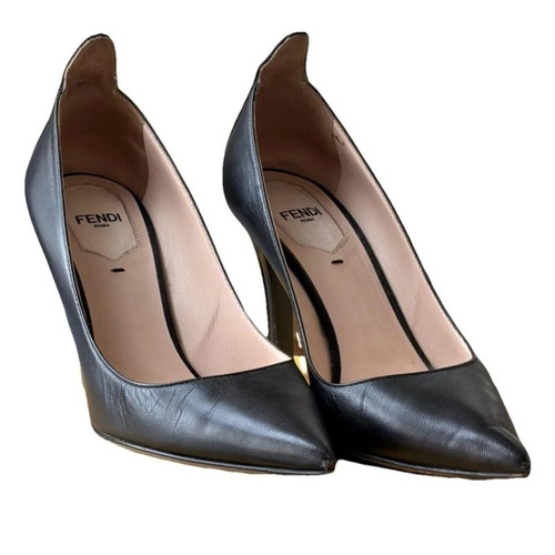 Fendi leather heels size 36 used, black