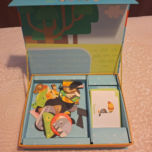 Magnetic Animal Construction Game like new, 58 pieces