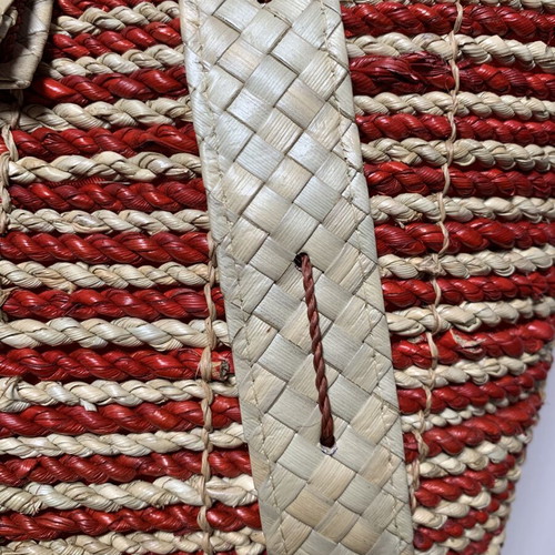 Summer women's woven handbag made of rope new