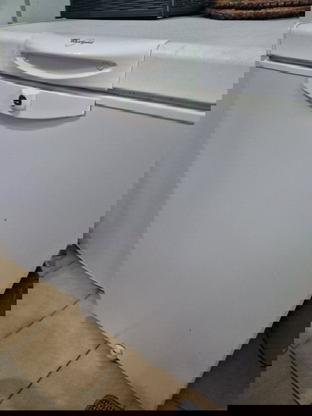 Καταψυκτης whirlpool