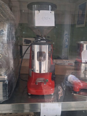 Professional coffee grinder used, in good condition