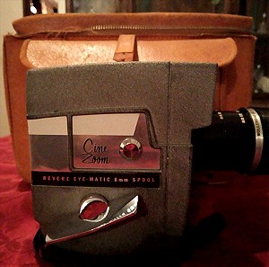 Vintage Movie CAMERA. Revere Cine-Zoom Model 114 8mm Movie Camera + Θήκη