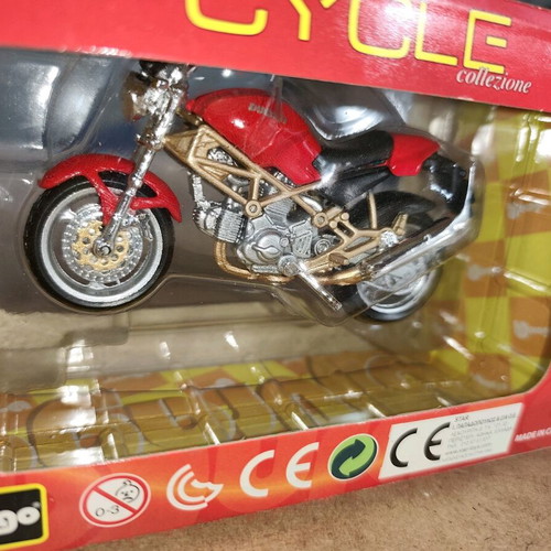 Bburago Ducati Monster 900 Motorcycle Miniature 1:18 New Sealed