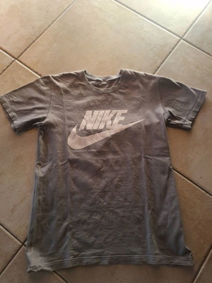 Nike short-sleeve shirt for child 11-12 years like new, gray