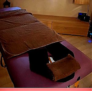 Πωλείται κρεβάτι μασάζ σχεδόν αχρησιμοποίητο, χωρίς τη θήκη τού στα 100€