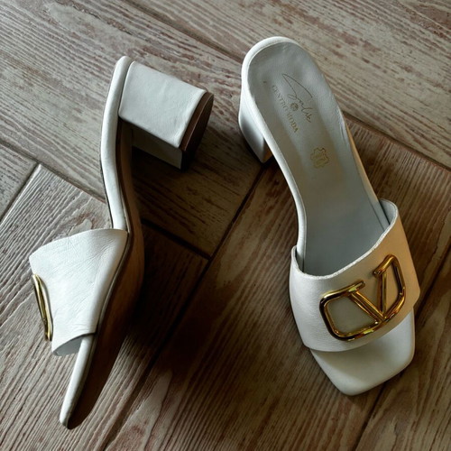 Sandals like new, white, size 38, platform style