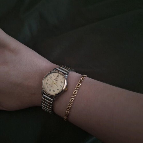 Gold watch new, functional