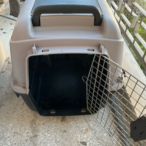 Dog carrier cage like new