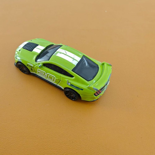 Hot Wheels '20 Ford Shelby GT500 used, colorful race car