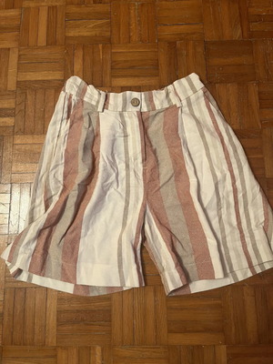 Gioya Co striped high-waisted shorts like new, multicolor