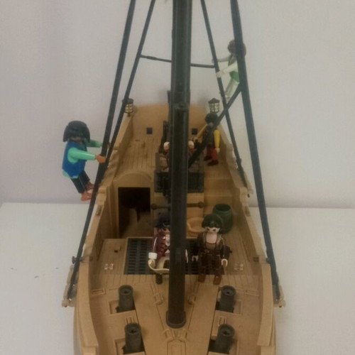 Playmobil Large Pirate Ship 4290 used with 5 cannons and 6 figures vintage