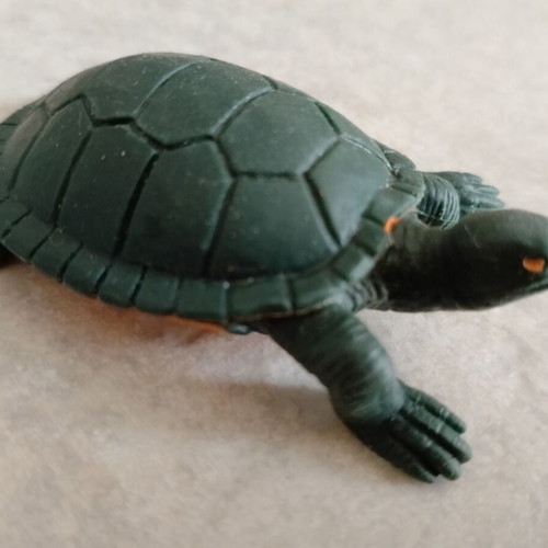 Plastic turtle figures used, set of 5