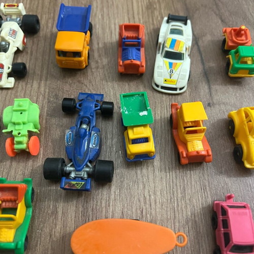 Kinder-Lucky Cup figures used, pack