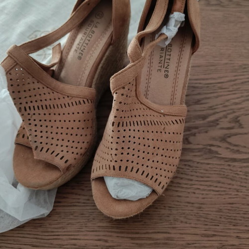 High platform sandals new, size 40, brown