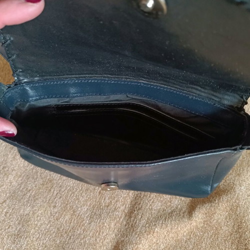 Leather shoulder bag like new, black with short strap