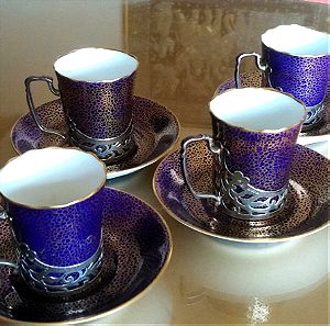 Vintage πορσελάνινα φλυτζανακια μόκας/ελληνικού καφέ μέσα σε ασημένια βάση, μαζί με 6 ποτηράκια τσίπουρου με ασημένια διακόσμηση (βλ. φωτογραφίες εντός της αγγελίας)