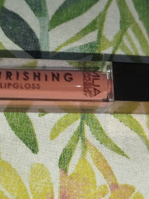 Mua liquid gloss new, unused