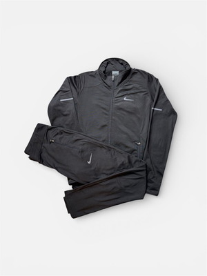 Nike womens Dri Fit set size Small like new, black