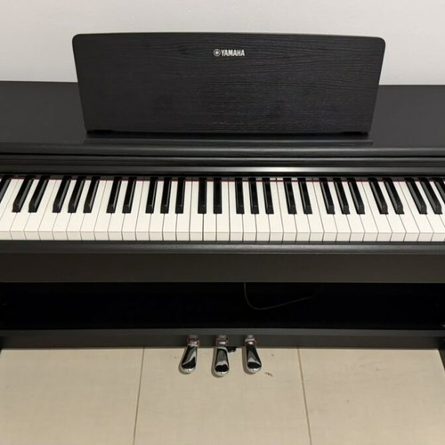 Yamaha Arius 144 digital piano like new, slightly played