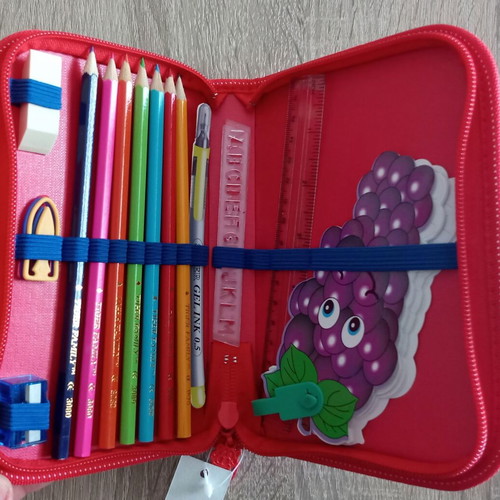 Children's pencil case new with 7 colored pencils and school supplies