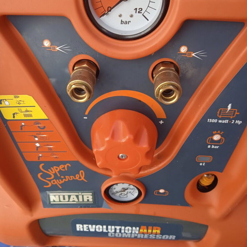 Nur Air portable air compressor with wheels