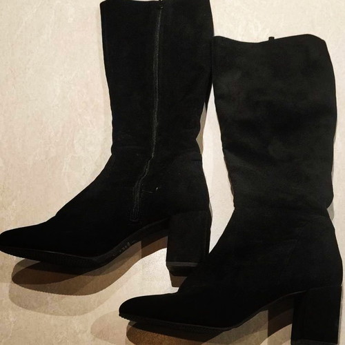 Boots with synthetic suede like new, size 40, black
