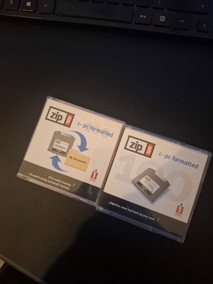 Δίσκοι Iomega Zip 100 μεταχειρισμένοι, σε θήκες, σετ 2 τεμαχίων