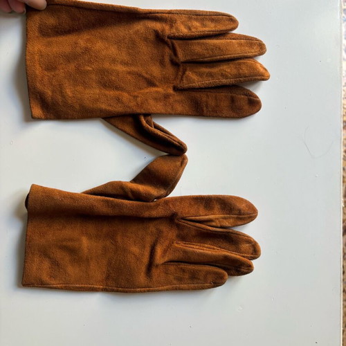 Castor gloves used brown