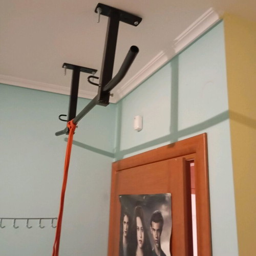Pull-up bar like new