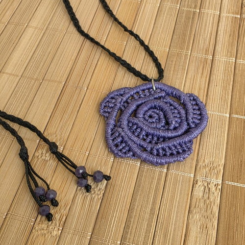 Macrame necklace Rose new, purple