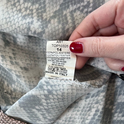 I saw it first shirt with snake print like new, size XL