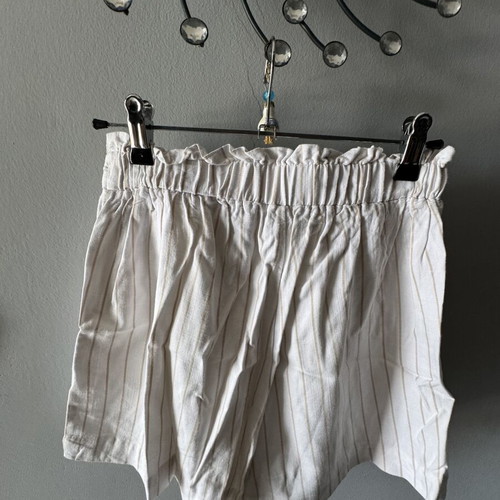 Summer shorts like new, white and beige