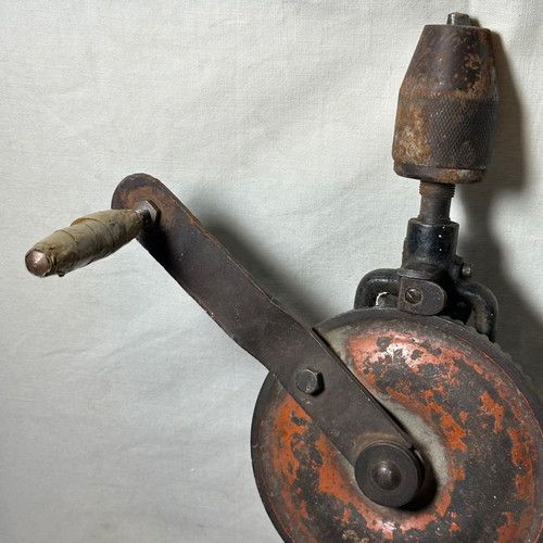 Hand-crank iron drill used, dimensions 42x13.5 cm