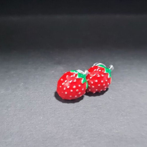 Strawberry earrings like new, red and green