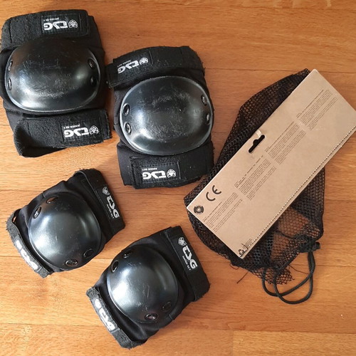TSG kids protection set like new for bicycle and skateboard