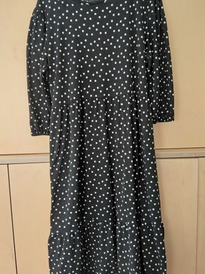 Zara maxi dress polka dot large like new, black and white
