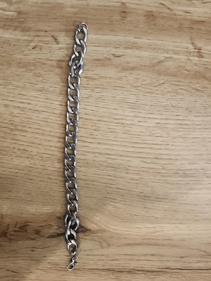 Curb-link chain silver toned used