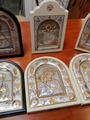 Ιερές εικόνες από τις Καρυές Αγίου Όρους καινούργιες, επάργυρες με τζάμι