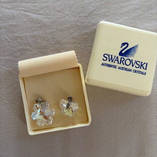 Swarovski butterfly and snowflake pendant like new, white silver