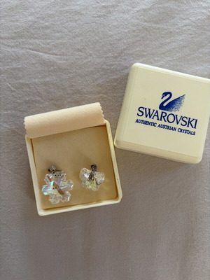 Swarovski μενταγιόν πεταλούδα και νιφάδα χιονιού σαν καινούργιο, λευκό ασημί