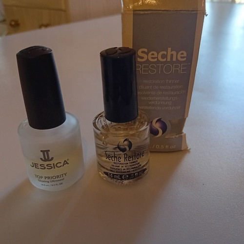 Mano nail polish like new, removable with acetone
