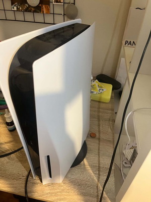 PlayStation 5 disc edition σαν καινούργιο με 4 παιχνίδια, ακουστικά και 2 χειριστήρια