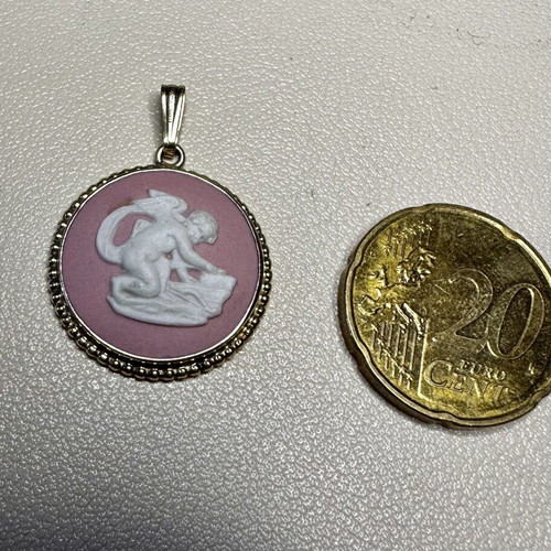 Wedgwood Pink Jasperware Cameo Pendant used, sterling silver and gold plated