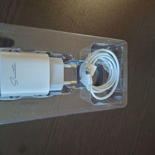 Sentio Gan 2-Port 30W Charger like new
